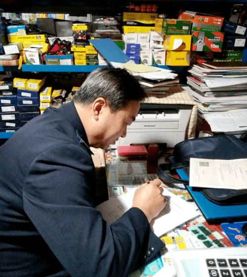 原州區(qū)分局開(kāi)展安全帽等特種勞動(dòng)防護(hù)用品專(zhuān)項(xiàng)監(jiān)督檢查，強(qiáng)化網(wǎng)絡(luò)技術(shù)服務(wù)支撐
